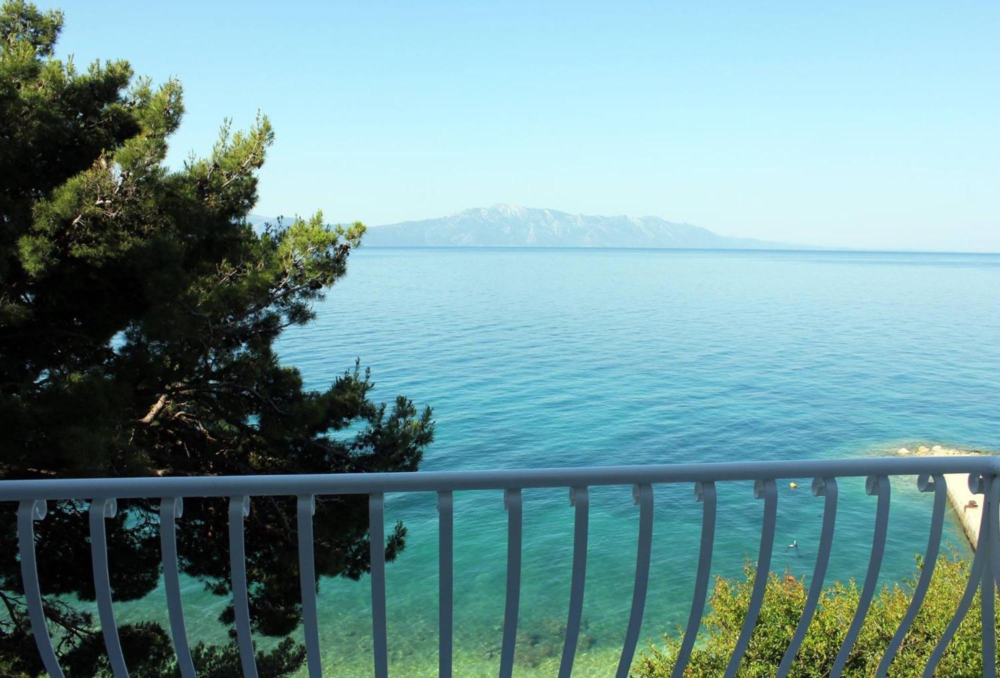 Apartments By The Sea Brist, Makarska - 505 Podaca Kültér fotó